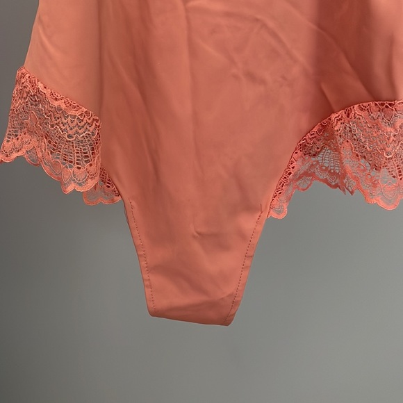 Shape under garment - Picture 5 of 5